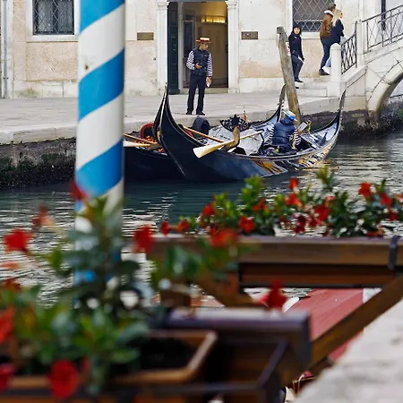 American-dinesen Hotel Venecia