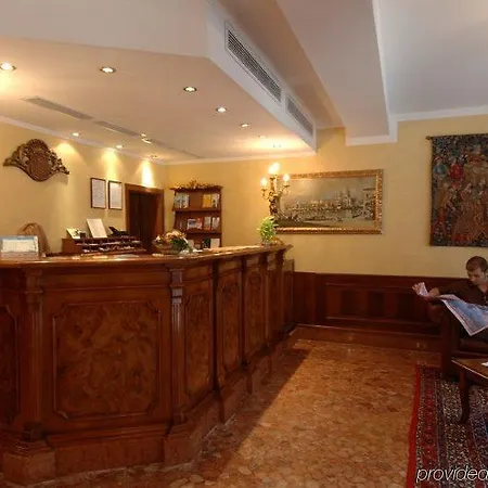 American-dinesen Hotel Venecia