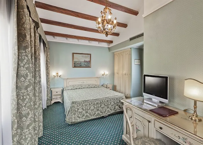 美国迪内森酒店