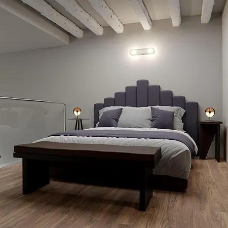 American-dinesen Velence