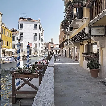 American-dinesen Отель 4*