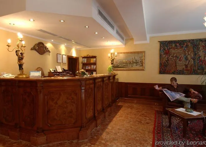 American-dinesen Hotel Venecia